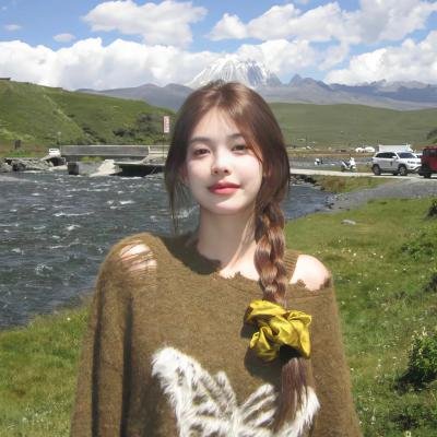 都是她的错 海报